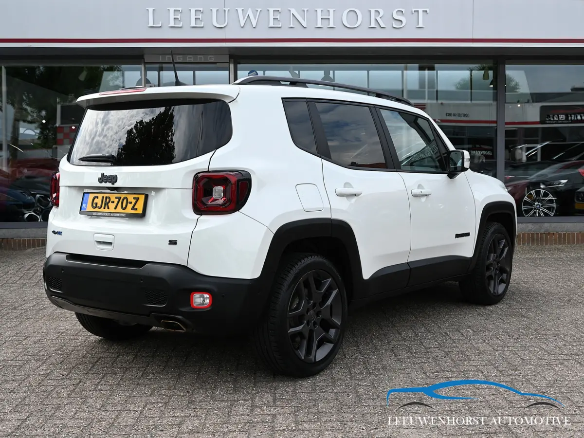 4xe 240 Plug-in Hybrid Electric S, pano, leer, adaptive cruise, camera, 2 x PDC