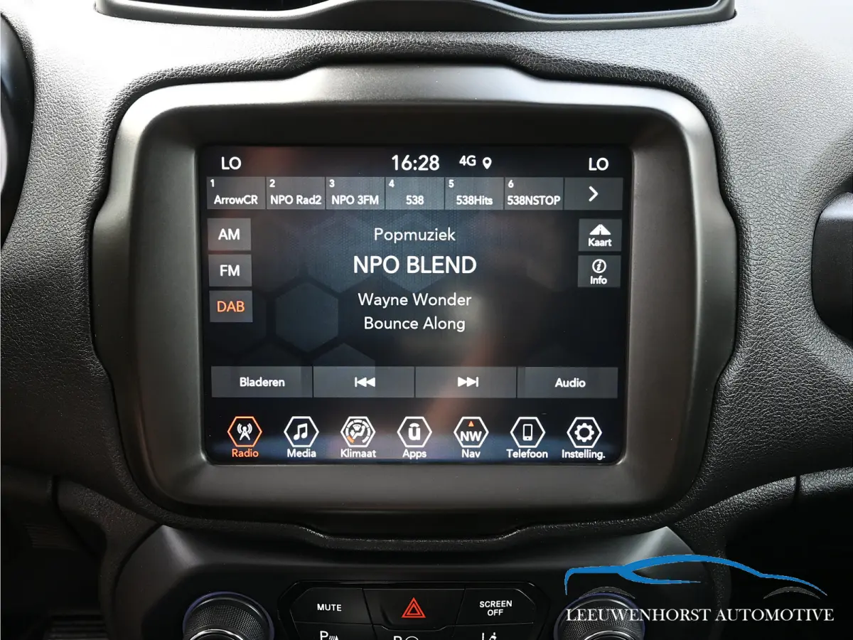4xe 240 Plug-in Hybrid Electric S, pano, leer, adaptive cruise, camera, 2 x PDC