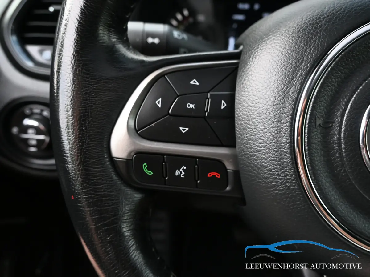 4xe 240 Plug-in Hybrid Electric S, pano, leer, adaptive cruise, camera, 2 x PDC