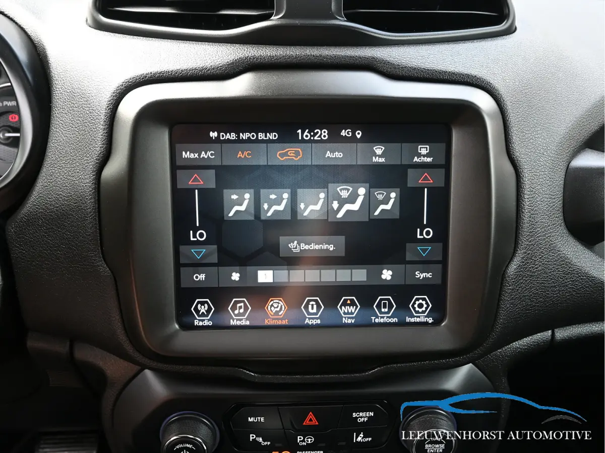 4xe 240 Plug-in Hybrid Electric S, pano, leer, adaptive cruise, camera, 2 x PDC