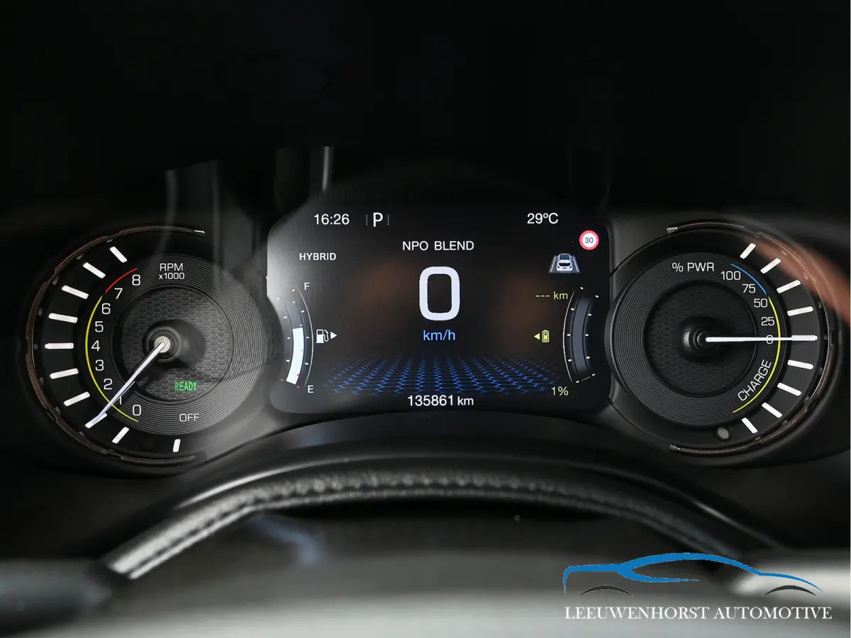 4xe 240 Plug-in Hybrid Electric S, pano, leer, adaptive cruise, camera, 2 x PDC
