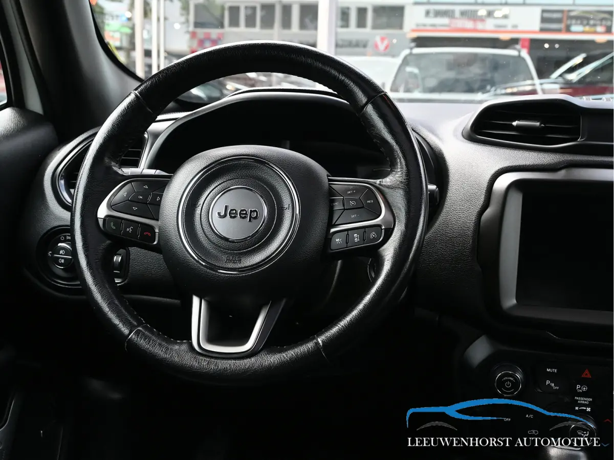 4xe 240 Plug-in Hybrid Electric S, pano, leer, adaptive cruise, camera, 2 x PDC