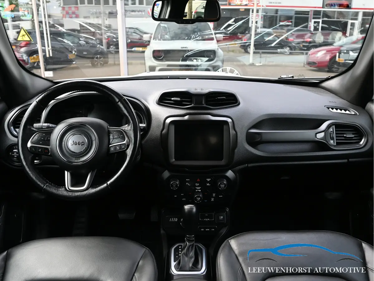 4xe 240 Plug-in Hybrid Electric S, pano, leer, adaptive cruise, camera, 2 x PDC