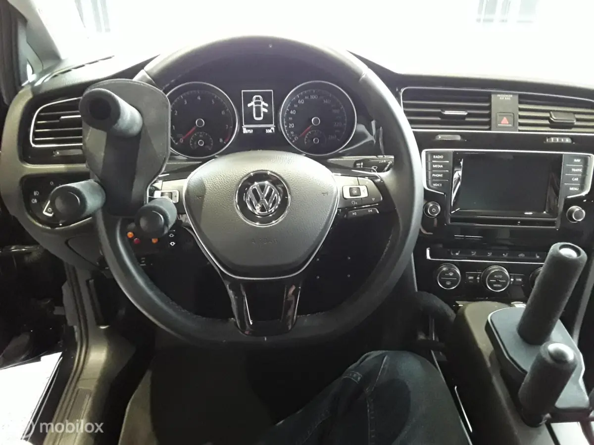 1.4 TSI ZELFRIJDER MET ROBOTARM
