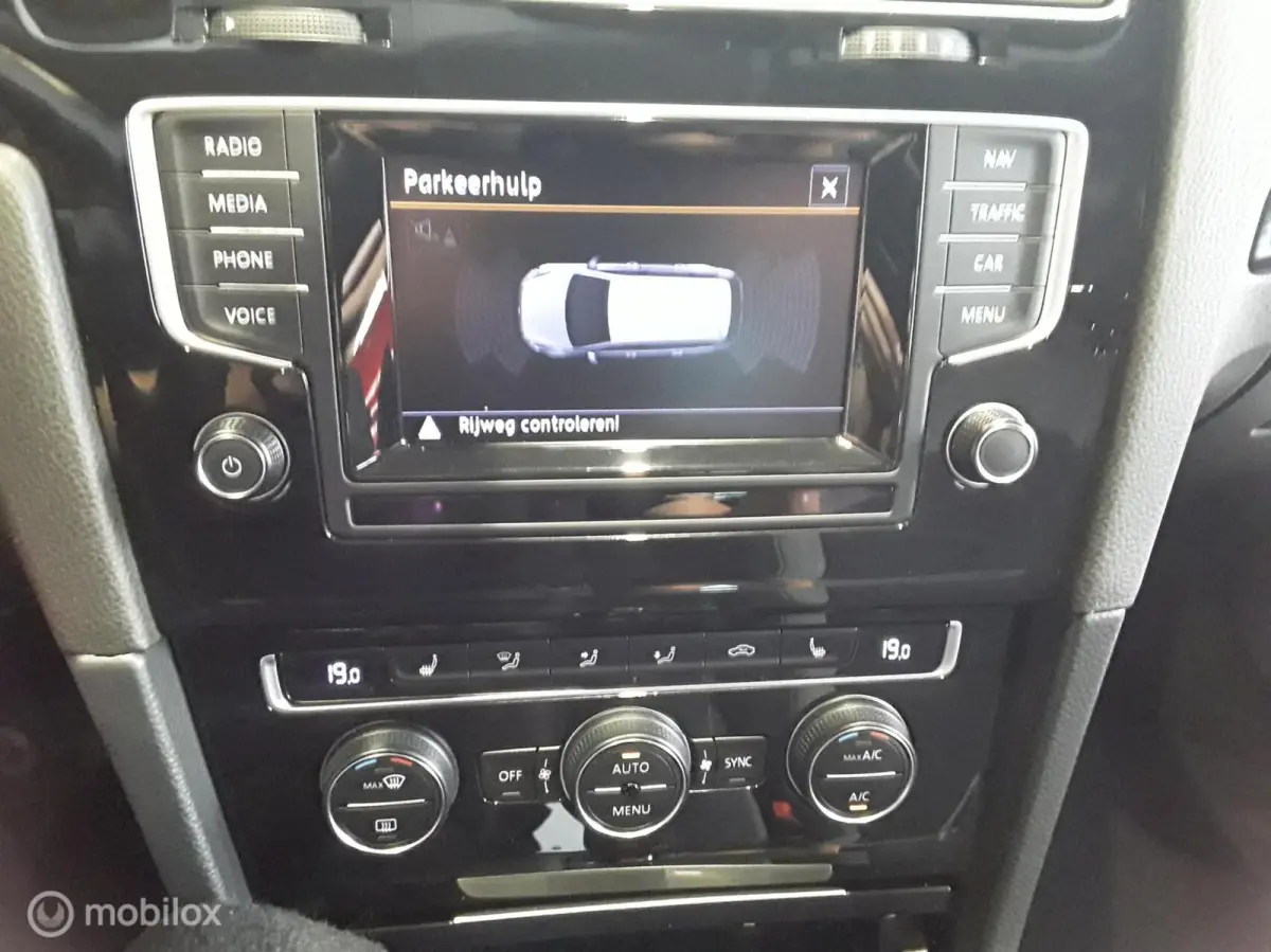 1.4 TSI ZELFRIJDER MET ROBOTARM