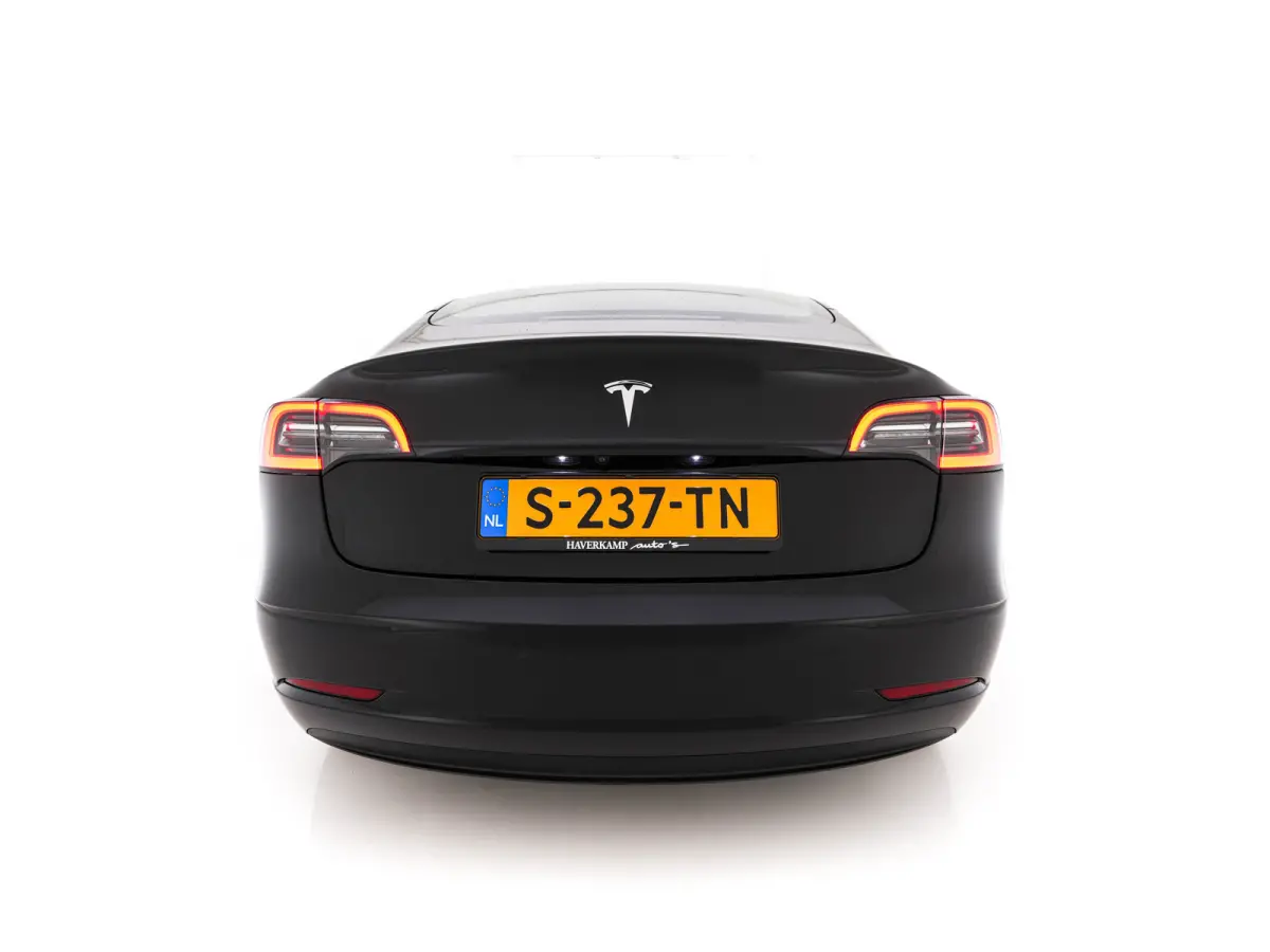 Standard RWD Plus 60 kWh [3-Fase-11kW] {SoH-90%} (INCL-BTW) Aut. *PANO | AUTOPILOT | LEATHER | KEYLESS | FULL-LED | MEMORY-PACK | TOPVIEW | DAB | CARPLAY | DIGI-COCKPIT | LANE-ASSIST | HEATE