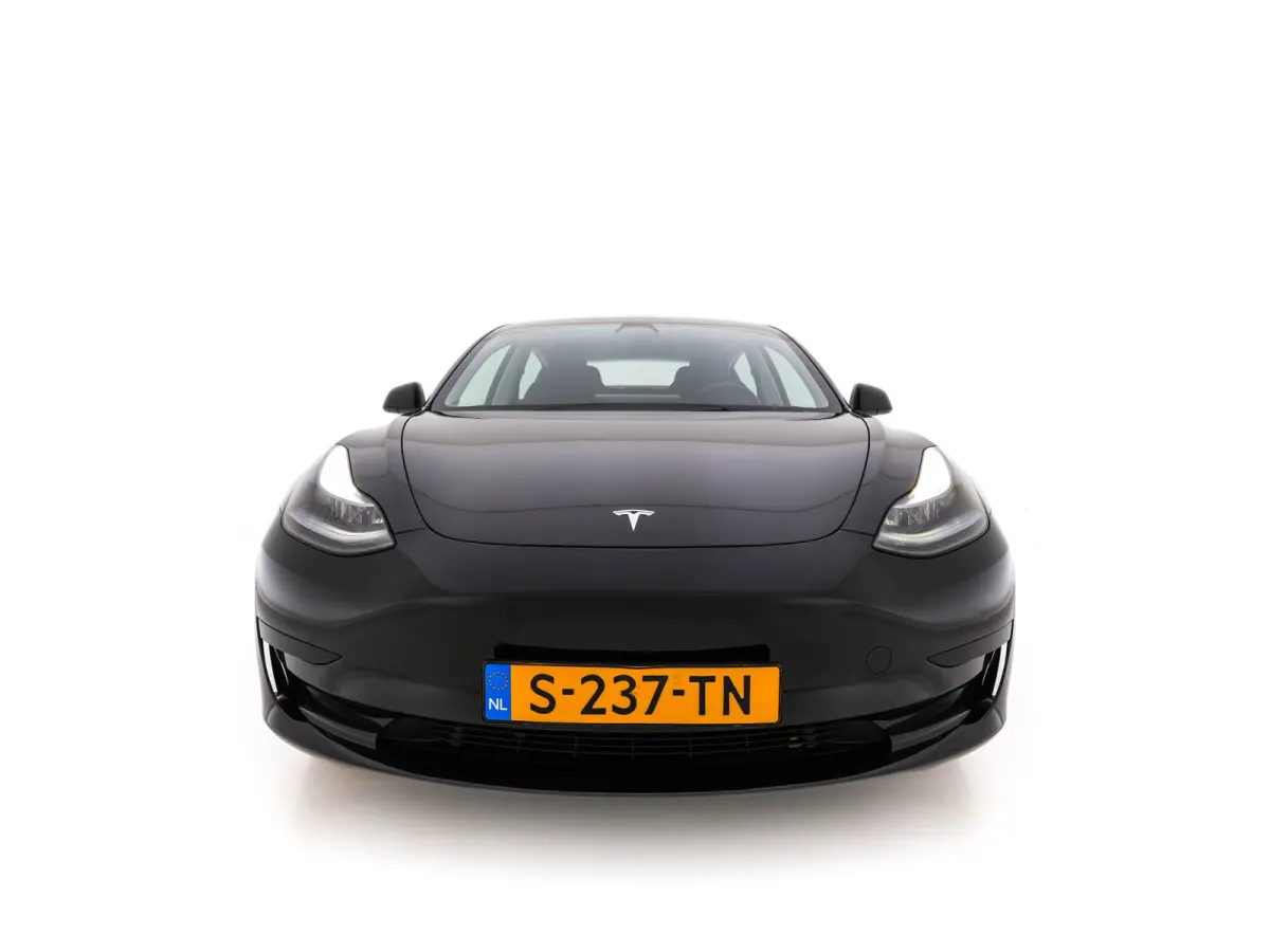 Standard RWD Plus 60 kWh [3-Fase-11kW] {SoH-90%} (INCL-BTW) Aut. *PANO | AUTOPILOT | LEATHER | KEYLESS | FULL-LED | MEMORY-PACK | TOPVIEW | DAB | CARPLAY | DIGI-COCKPIT | LANE-ASSIST | HEATE
