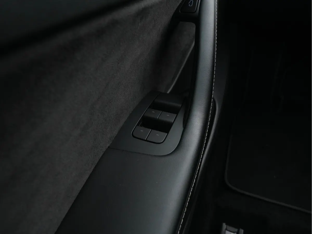 Standard RWD Plus 60 kWh [3-Fase-11kW] {SoH-90%} (INCL-BTW) Aut. *PANO | AUTOPILOT | LEATHER | KEYLESS | FULL-LED | MEMORY-PACK | TOPVIEW | DAB | CARPLAY | DIGI-COCKPIT | LANE-ASSIST | HEATE
