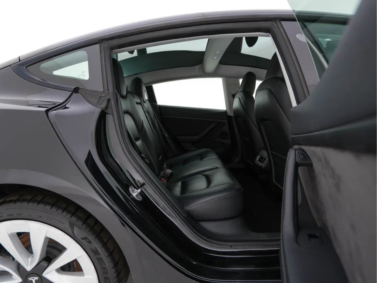Standard RWD Plus 60 kWh [3-Fase-11kW] {SoH-90%} (INCL-BTW) Aut. *PANO | AUTOPILOT | LEATHER | KEYLESS | FULL-LED | MEMORY-PACK | TOPVIEW | DAB | CARPLAY | DIGI-COCKPIT | LANE-ASSIST | HEATE