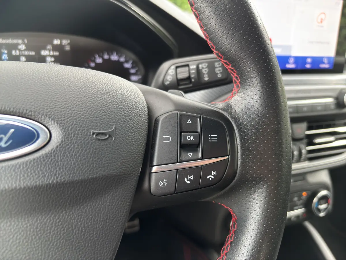 1.5 ST Line | Stoelverwarming | Adap. Cruise Control | Camera | Apple Carplay
