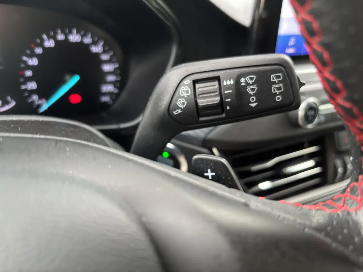 1.5 ST Line | Stoelverwarming | Adap. Cruise Control | Camera | Apple Carplay