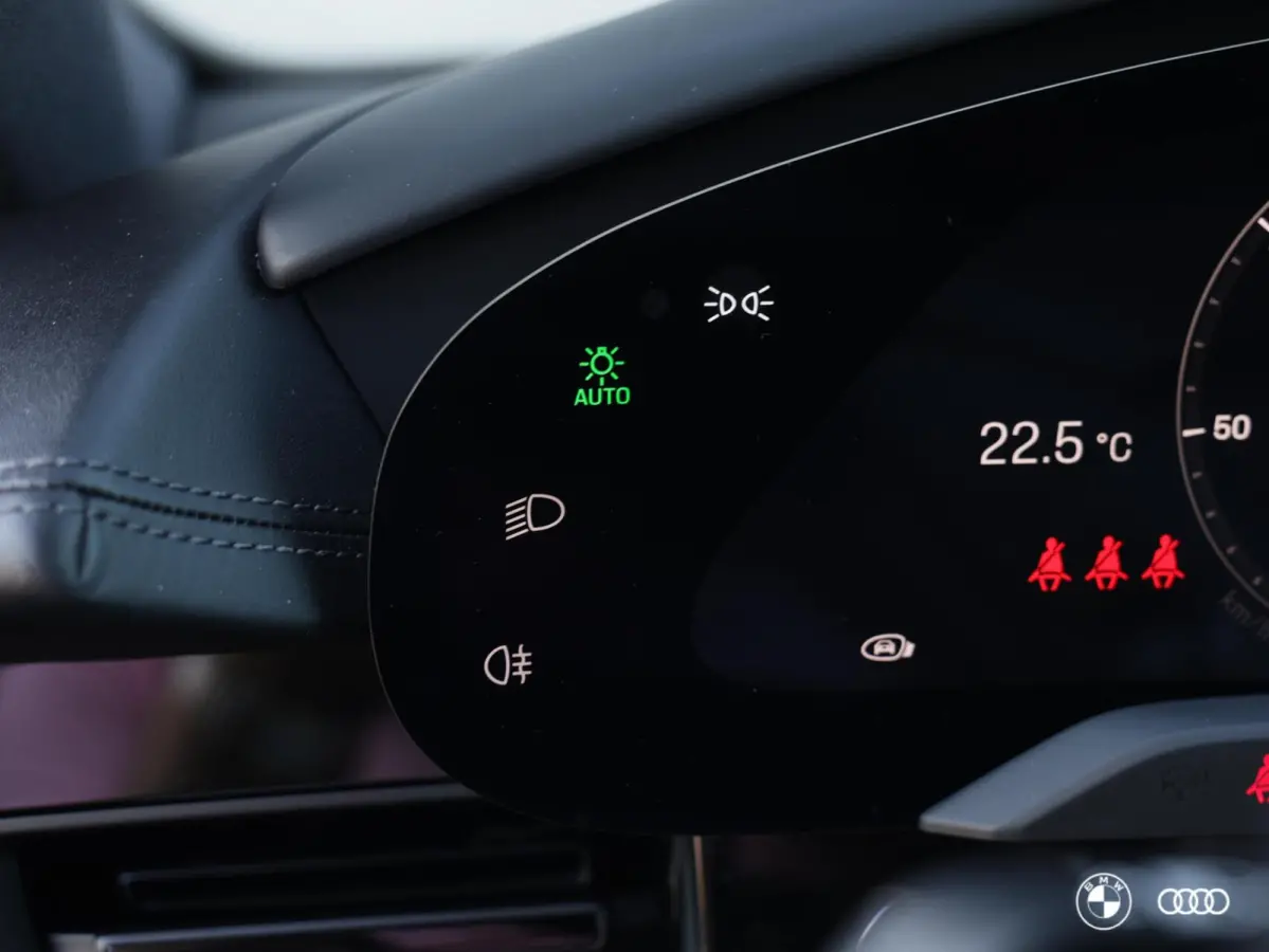 4S 93 kWh / BURMESTER / NACHTZICHT / INNODRIVE / PASM /