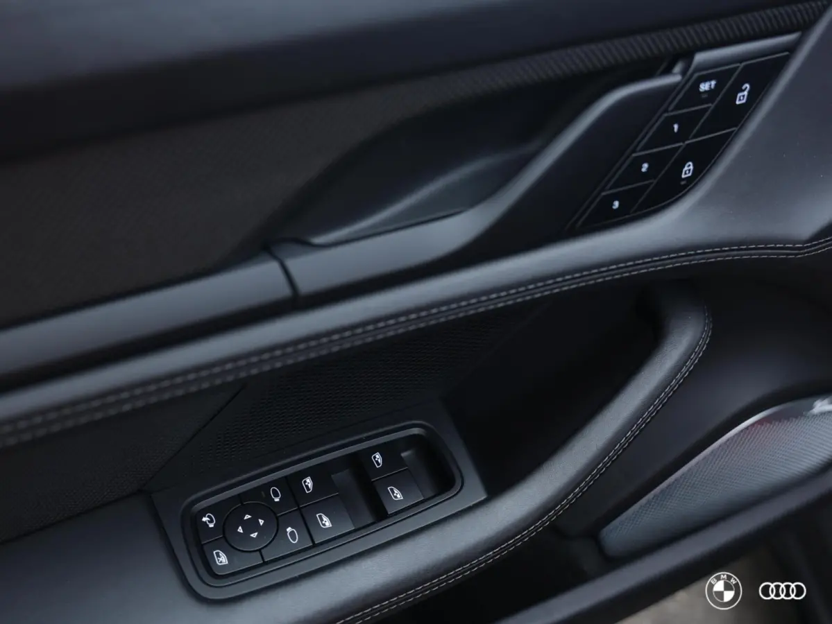 4S 93 kWh / BURMESTER / NACHTZICHT / INNODRIVE / PASM /