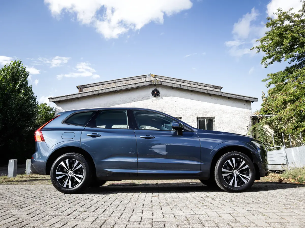 2.0 B5 Momentum Exclusive 1e-Eig. & Keurig-Onderh. BOVAG-Garantie. NL-Auto.