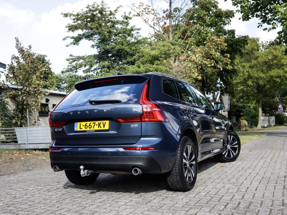 2.0 B5 Momentum Exclusive 1e-Eig. & Keurig-Onderh. BOVAG-Garantie. NL-Auto.