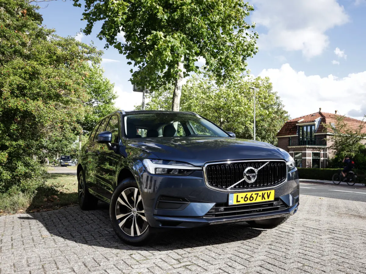 2.0 B5 Momentum Exclusive 1e-Eig. & Keurig-Onderh. BOVAG-Garantie. NL-Auto.