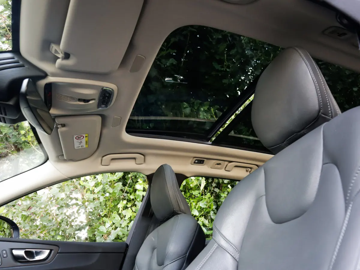 2.0 B5 Momentum Exclusive 1e-Eig. & Keurig-Onderh. BOVAG-Garantie. NL-Auto.