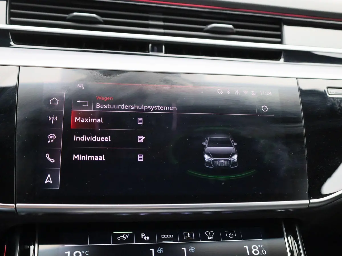 60 TFSI e quattro 462 PK | Adaptive cruise control | Luchtvering | Dynamische vierwielbesturing | 360 graden camera | Head-up display | Digitale matrix-verlichting | Privacy glas | Trekhaak 