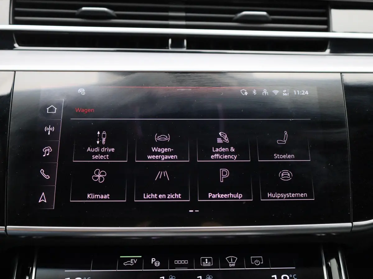 60 TFSI e quattro 462 PK | Adaptive cruise control | Luchtvering | Dynamische vierwielbesturing | 360 graden camera | Head-up display | Digitale matrix-verlichting | Privacy glas | Trekhaak 