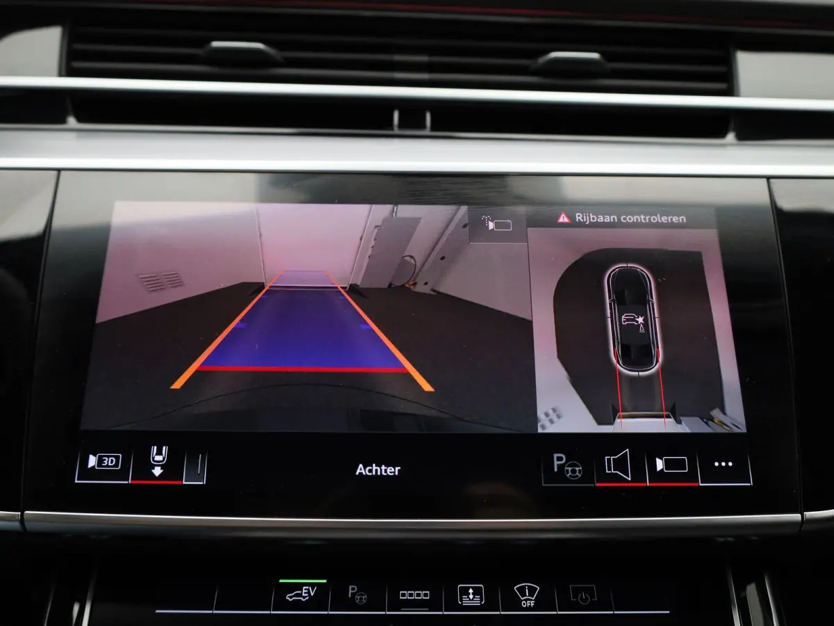60 TFSI e quattro 462 PK | Adaptive cruise control | Luchtvering | Dynamische vierwielbesturing | 360 graden camera | Head-up display | Digitale matrix-verlichting | Privacy glas | Trekhaak 