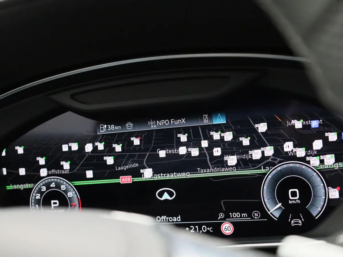 60 TFSI e quattro 462 PK | Adaptive cruise control | Luchtvering | Dynamische vierwielbesturing | 360 graden camera | Head-up display | Digitale matrix-verlichting | Privacy glas | Trekhaak 