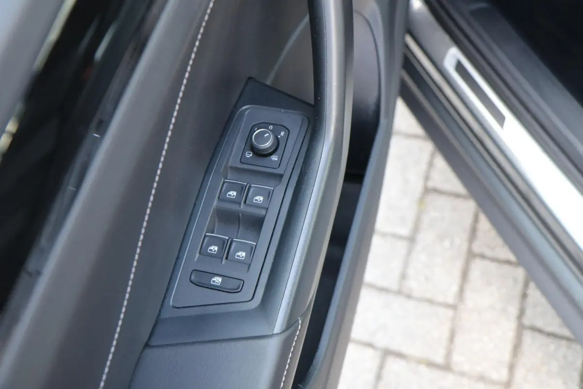 1.0 TSI 110pk R-Line | App Connect | Achteruitrijcamera | Cruise Control