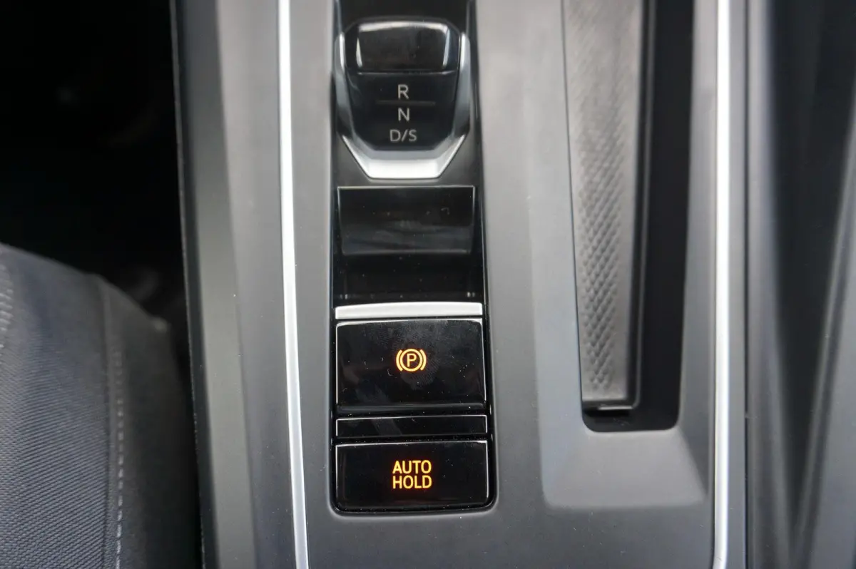 1.0 eTSI 110pk DSG Life | Navigatie | Apple Carplay & Android Auto | Adaptive Cruise
