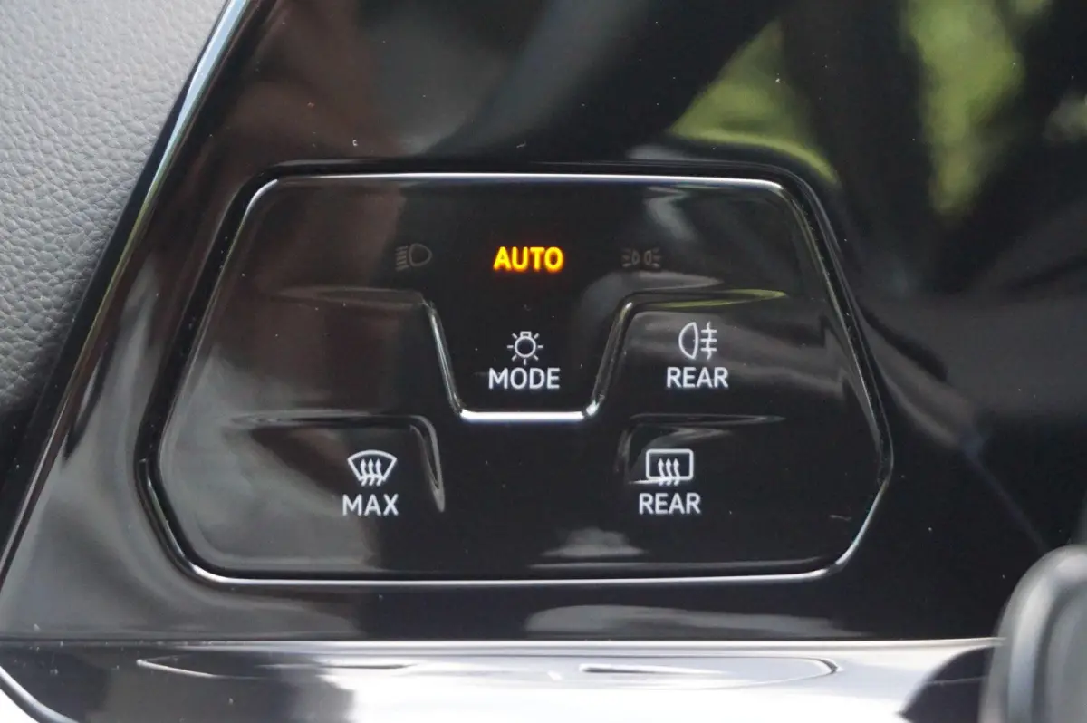 1.0 eTSI 110pk DSG Life | Navigatie | Apple Carplay & Android Auto | Adaptive Cruise