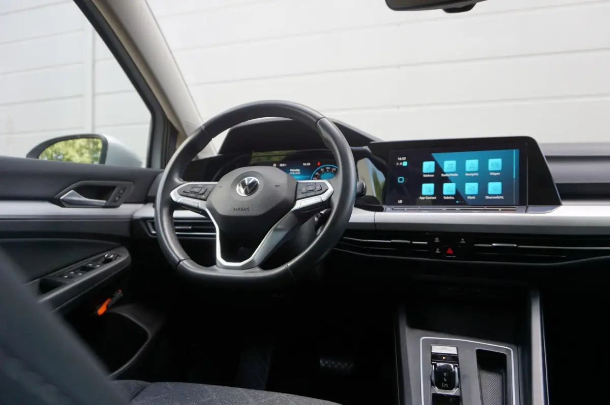 1.0 eTSI 110pk DSG Life | Navigatie | Apple Carplay & Android Auto | Adaptive Cruise