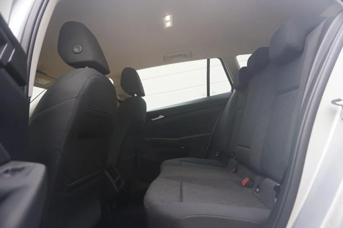 1.0 eTSI 110pk DSG Life | Navigatie | Apple Carplay & Android Auto | Adaptive Cruise
