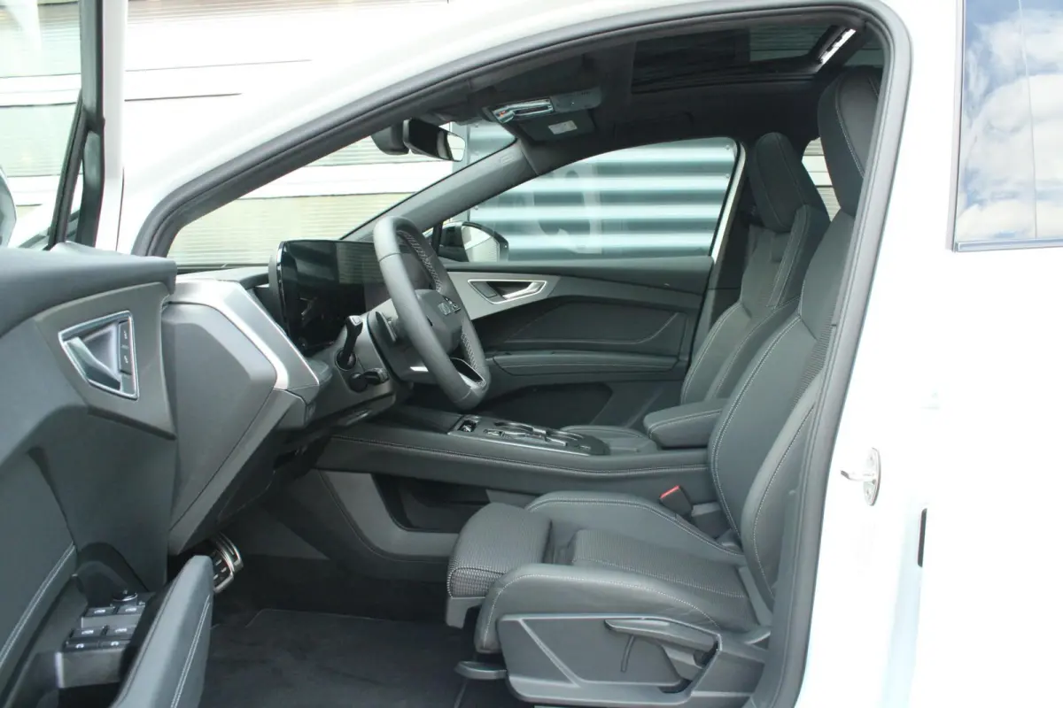 286pk S Edition 82 kWh | Tech Plus | Panoramadak