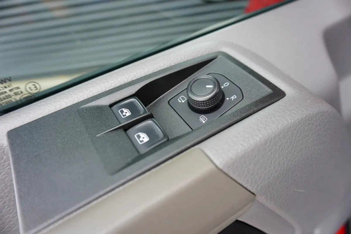 140pk Automaat L3H3/L2H2 Apple Carplay Camera Stoelverwarming Cruise control Sidebars