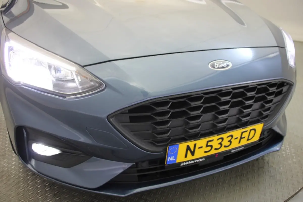 1.0 EcoBoost Hybrid ST Line Business - Carplay, Camera, Clima, Cruise
