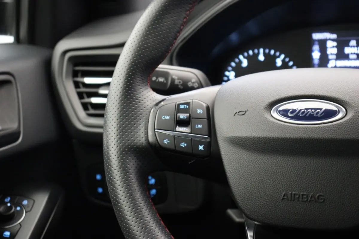 1.0 EcoBoost Hybrid ST Line Business - Carplay, Camera, Clima, Cruise