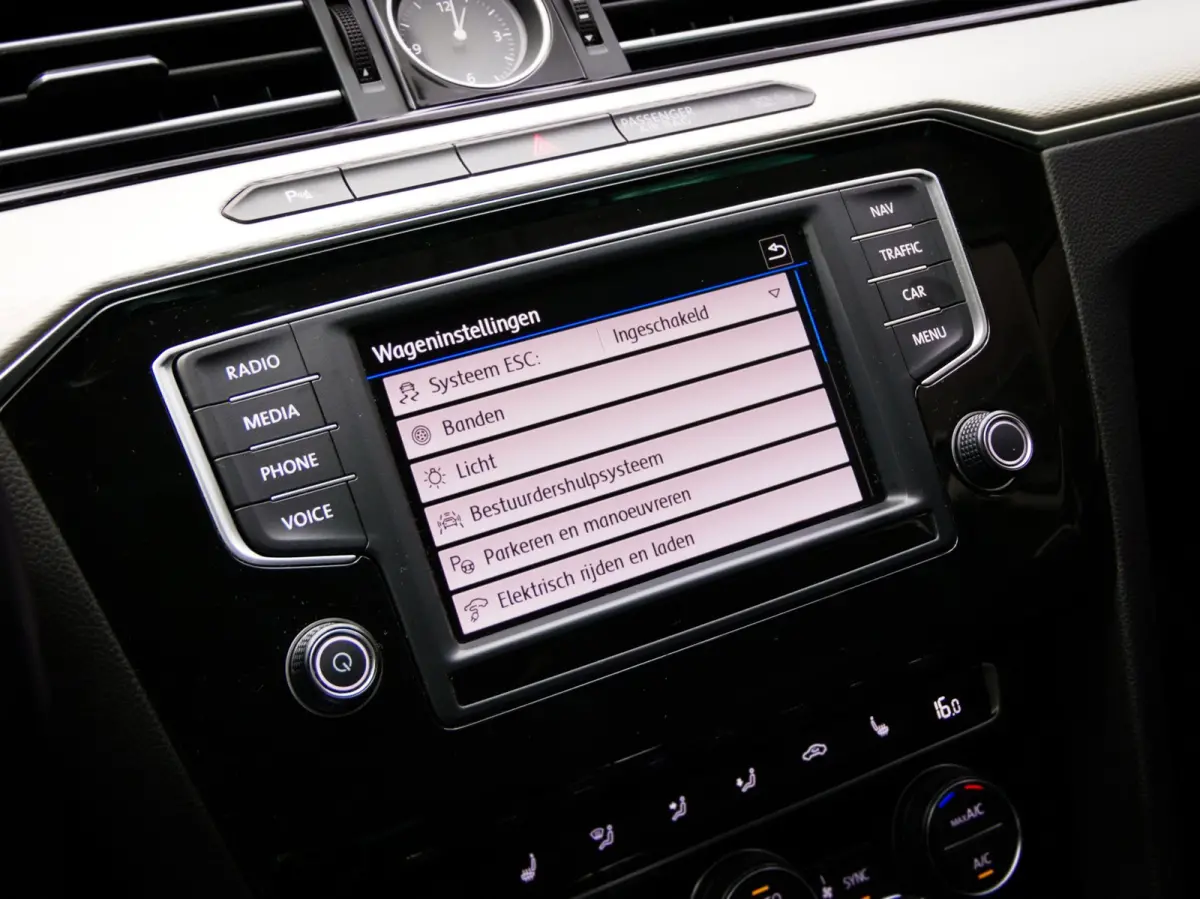 1.4 TSI GTE Connected Series Plus (APPLE CARPLAY/ANDROID AUTO, PANO, ADAPTIVE CRUISE, STOELVERWARMING)
