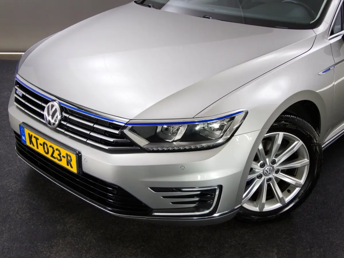 1.4 TSI GTE Connected Series Plus (APPLE CARPLAY/ANDROID AUTO, PANO, ADAPTIVE CRUISE, STOELVERWARMING)