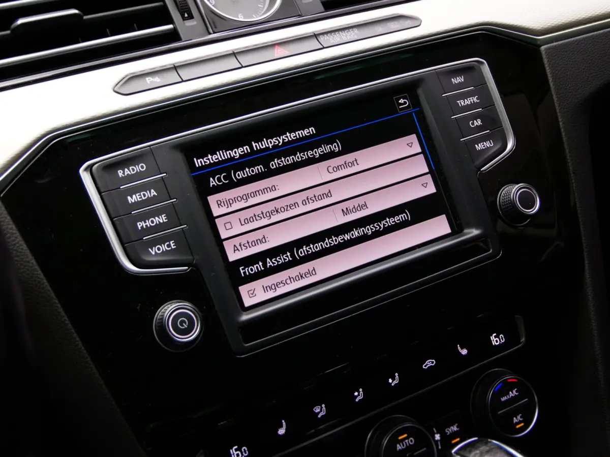 1.4 TSI GTE Connected Series Plus (APPLE CARPLAY/ANDROID AUTO, PANO, ADAPTIVE CRUISE, STOELVERWARMING)