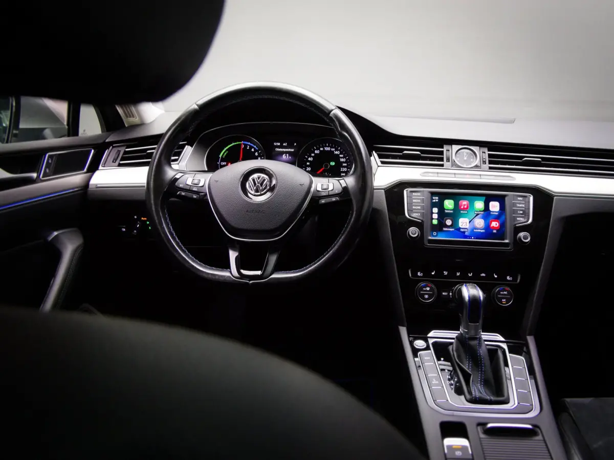 1.4 TSI GTE Connected Series Plus (APPLE CARPLAY/ANDROID AUTO, PANO, ADAPTIVE CRUISE, STOELVERWARMING)