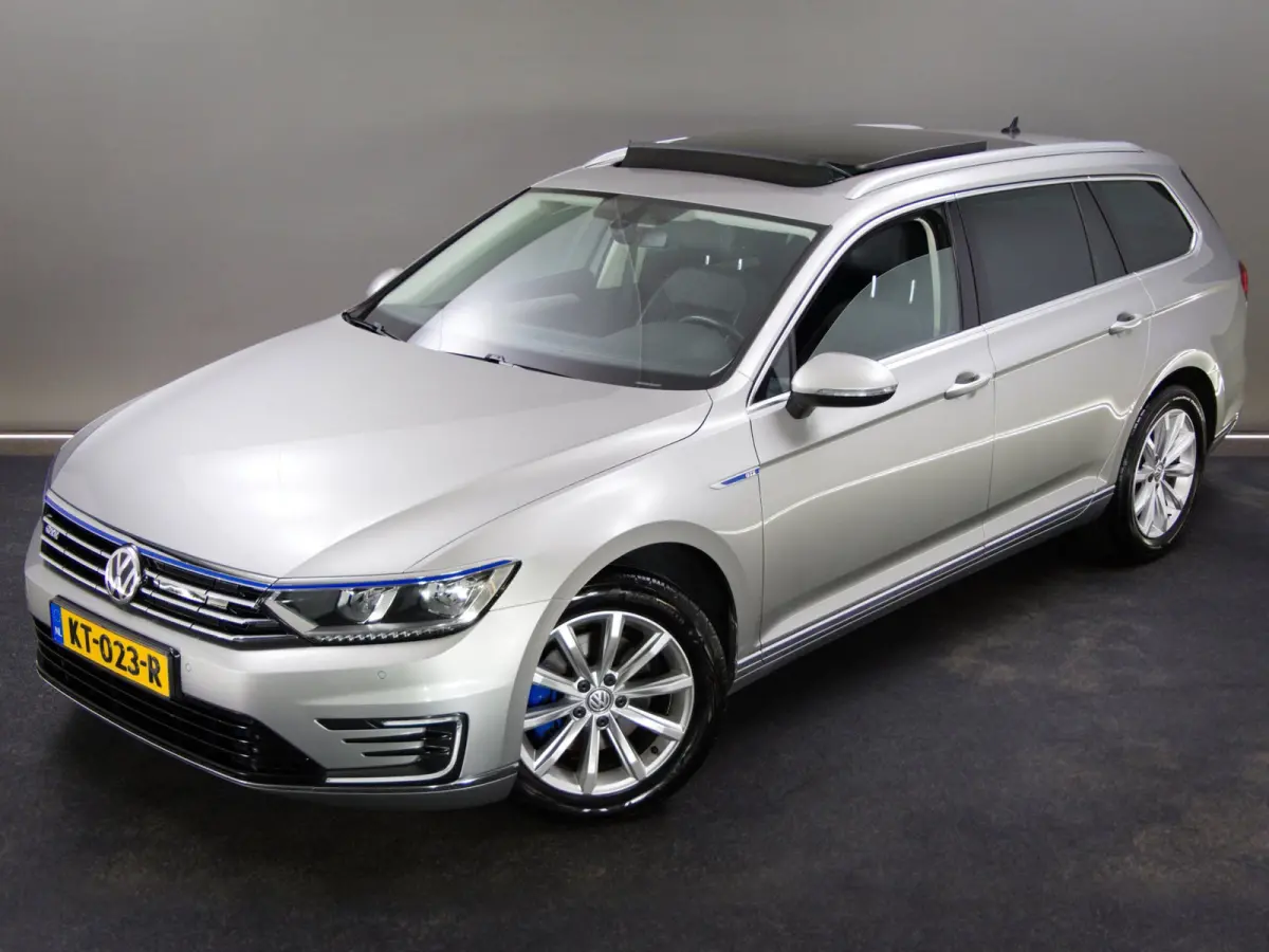 1.4 TSI GTE Connected Series Plus (APPLE CARPLAY/ANDROID AUTO, PANO, ADAPTIVE CRUISE, STOELVERWARMING)