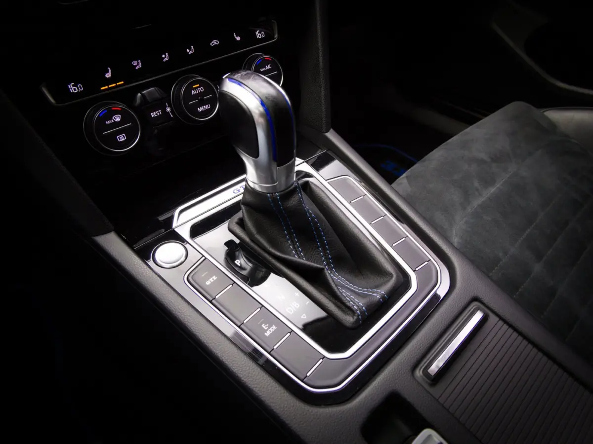 1.4 TSI GTE Connected Series Plus (APPLE CARPLAY/ANDROID AUTO, PANO, ADAPTIVE CRUISE, STOELVERWARMING)