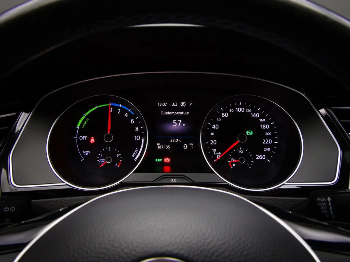 1.4 TSI GTE Connected Series Plus (APPLE CARPLAY/ANDROID AUTO, PANO, ADAPTIVE CRUISE, STOELVERWARMING)