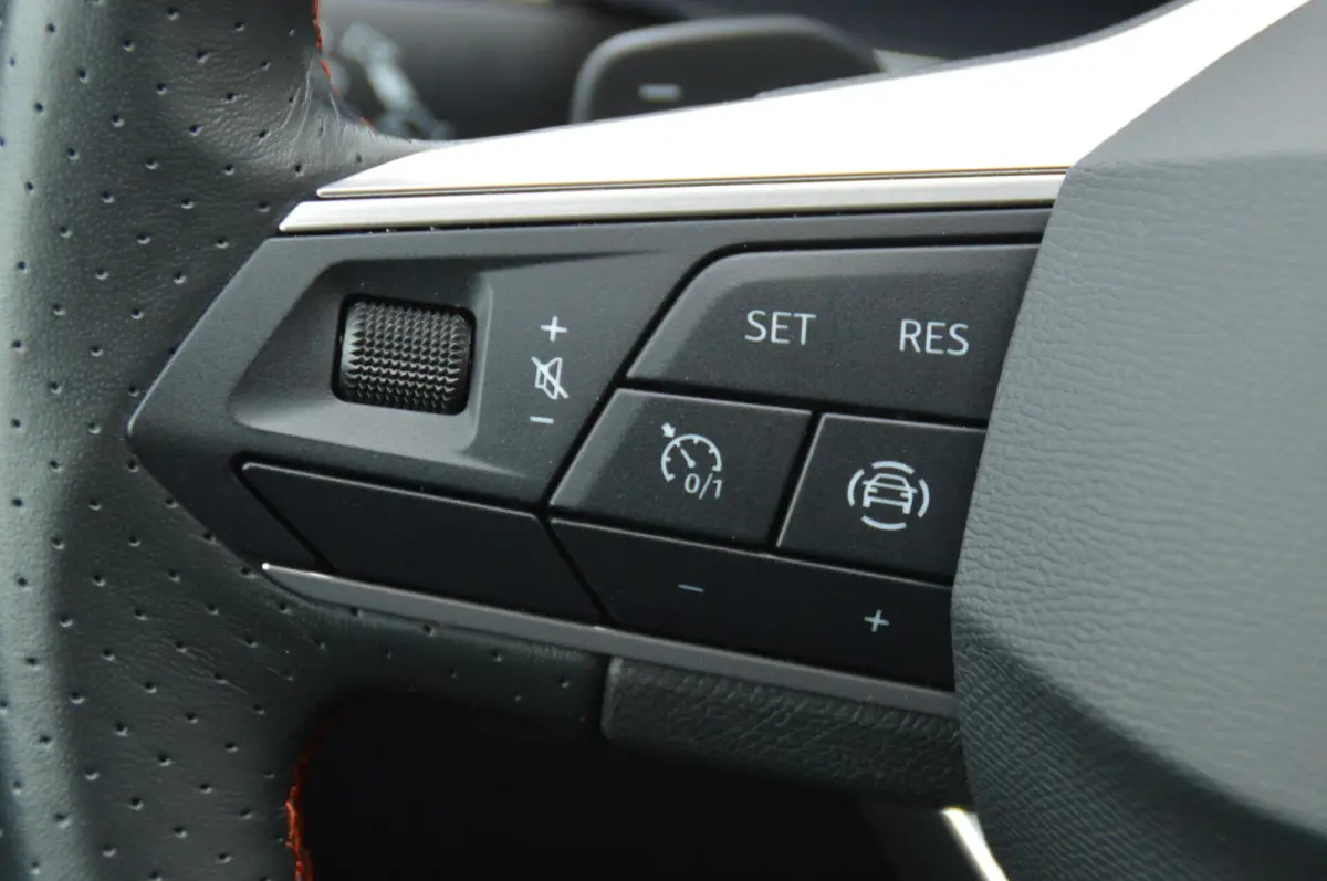 1.4 TSI eHybrid 204 pk PHEV FR Business Intense