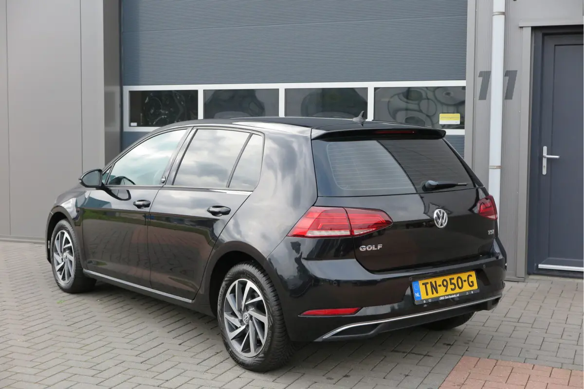1.4 TSI 125pk Sound Navi , LMV, Keyless, PDC , Achteruitrijcamera , Carplay , Etc. Nieuwe apk bij aflevering