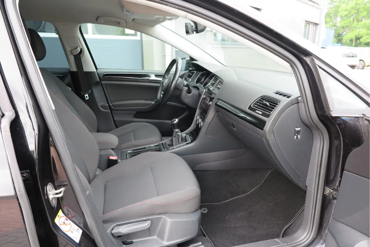 1.4 TSI 125pk Sound Navi , LMV, Keyless, PDC , Achteruitrijcamera , Carplay , Etc. Nieuwe apk bij aflevering
