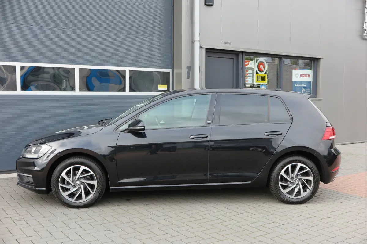 1.4 TSI 125pk Sound Navi , LMV, Keyless, PDC , Achteruitrijcamera , Carplay , Etc. Nieuwe apk bij aflevering