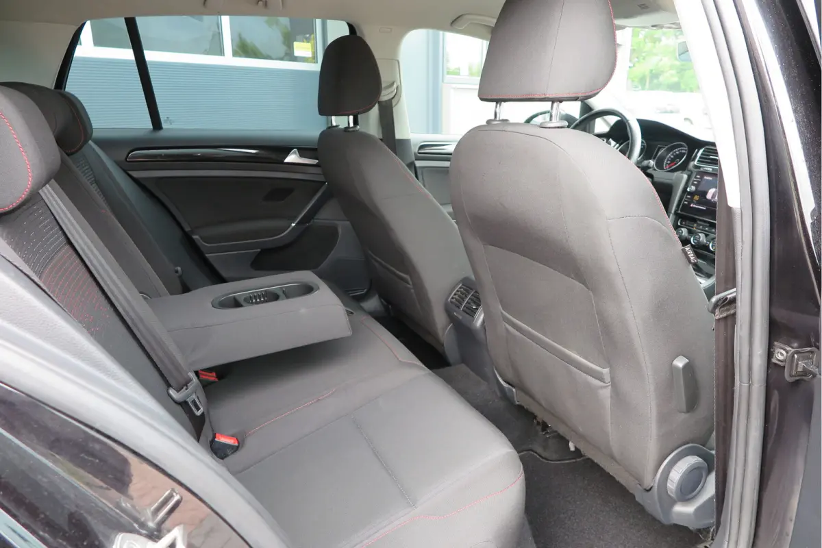1.4 TSI 125pk Sound Navi , LMV, Keyless, PDC , Achteruitrijcamera , Carplay , Etc. Nieuwe apk bij aflevering