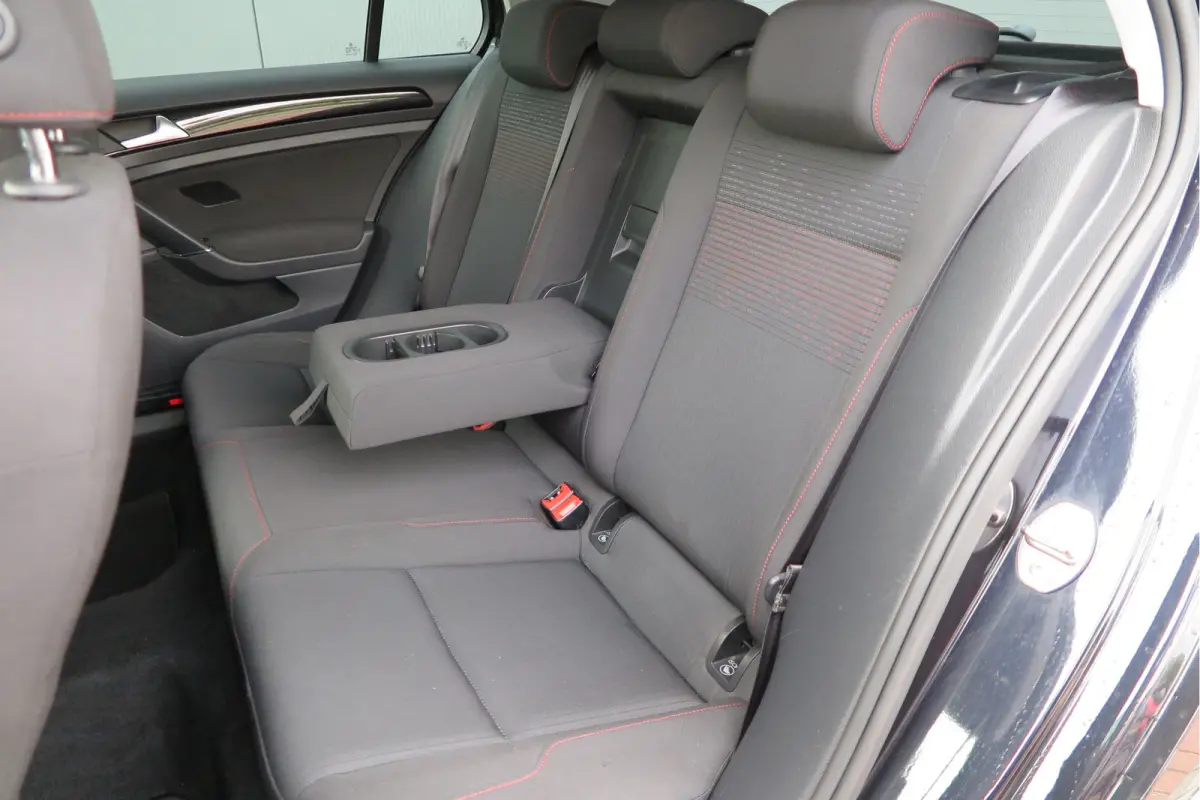 1.4 TSI 125pk Sound Navi , LMV, Keyless, PDC , Achteruitrijcamera , Carplay , Etc. Nieuwe apk bij aflevering