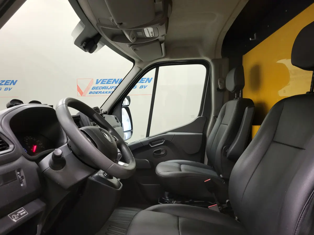2.3dCi 150pk Bakwagen Automaat Euro 6!