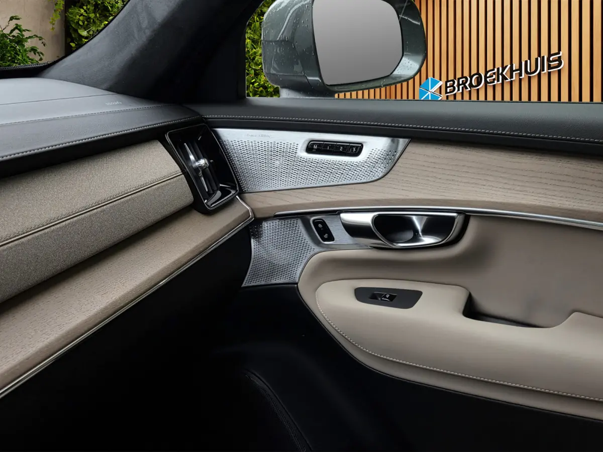 2.0 T8 Plug-in hybrid AWD Ultra Bright Exec. Ed. | Bowers & Wilkins audiosysteem | Elektrisch glazen panorama-dak | Massagefunctie voorstoelen | Lichtmetalen velgen 7-spaaks 22" | Extra geti