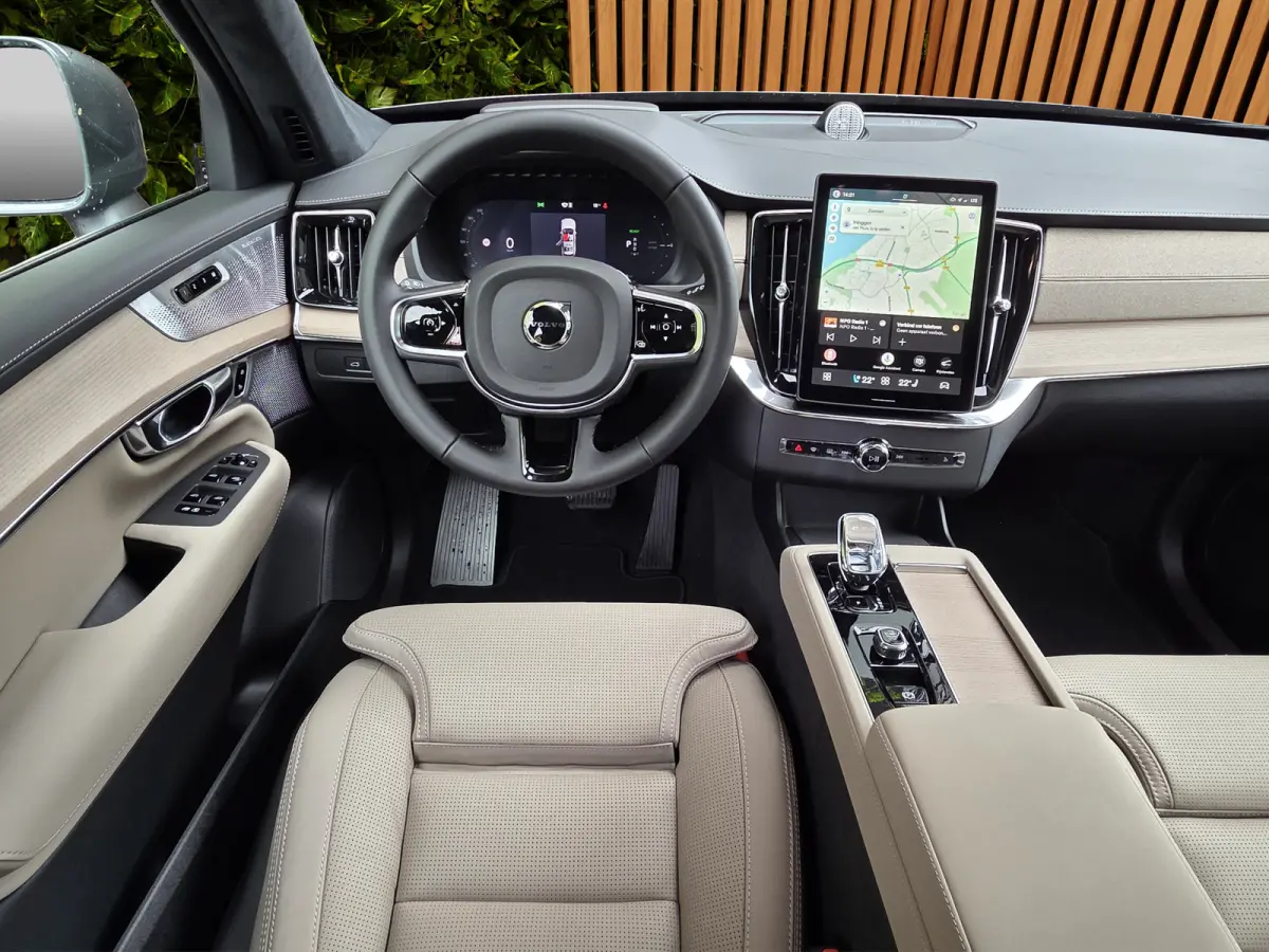 2.0 T8 Plug-in hybrid AWD Ultra Bright Exec. Ed. | Bowers & Wilkins audiosysteem | Elektrisch glazen panorama-dak | Massagefunctie voorstoelen | Lichtmetalen velgen 7-spaaks 22" | Extra geti